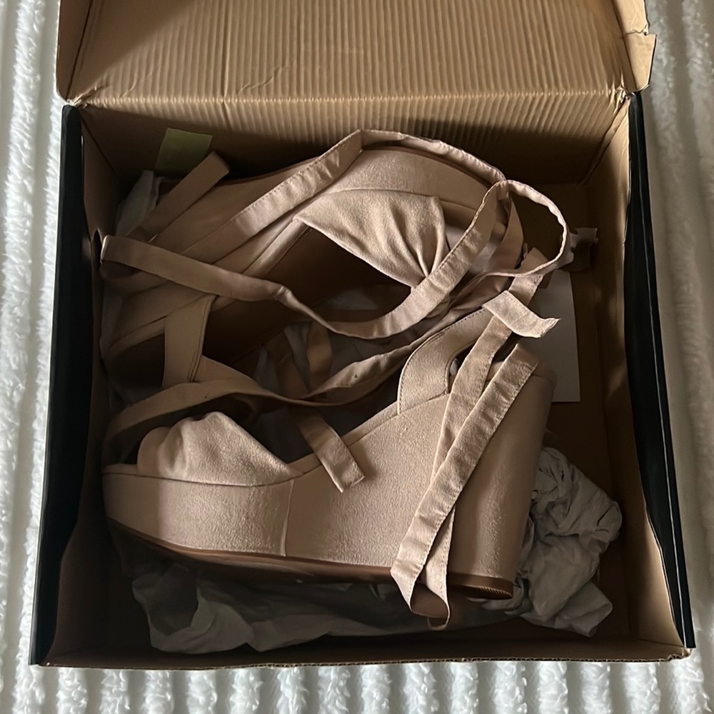Fashion nova wedges brand new